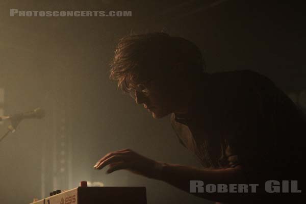 ESBEN AND THE WITCH - 2011-02-21 - PARIS - Point Ephemere - 